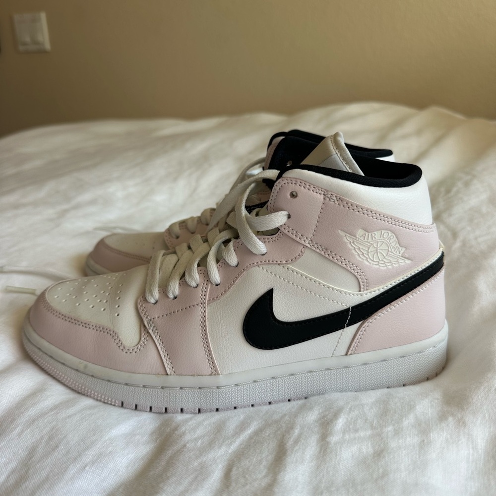 Air Jordan 1 Mid “Barely Rose”
